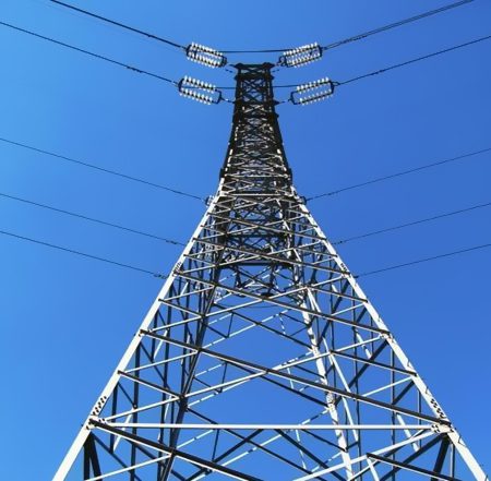 高壓輸電線只要前方沒有零線